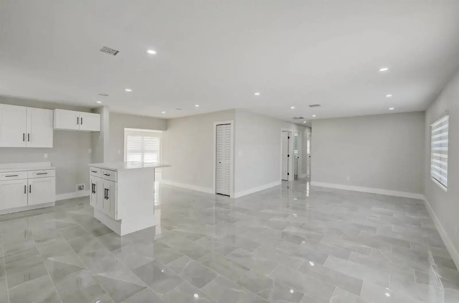 520 SW 13TH Place, Deerfield Beach FL 33441 photo 3