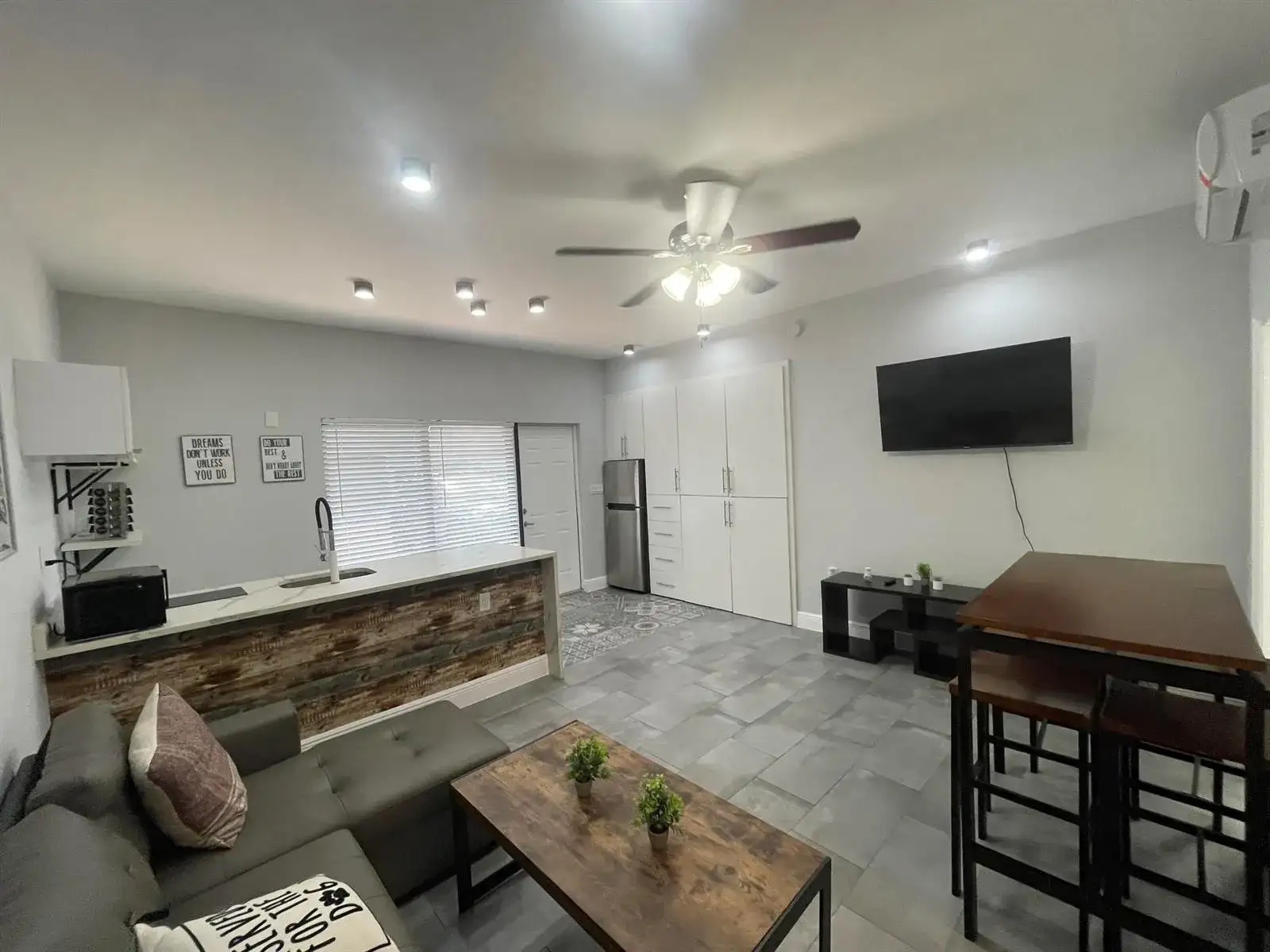 824 NE 4th Street # 3, Fort Lauderdale FL 33301 photo 2