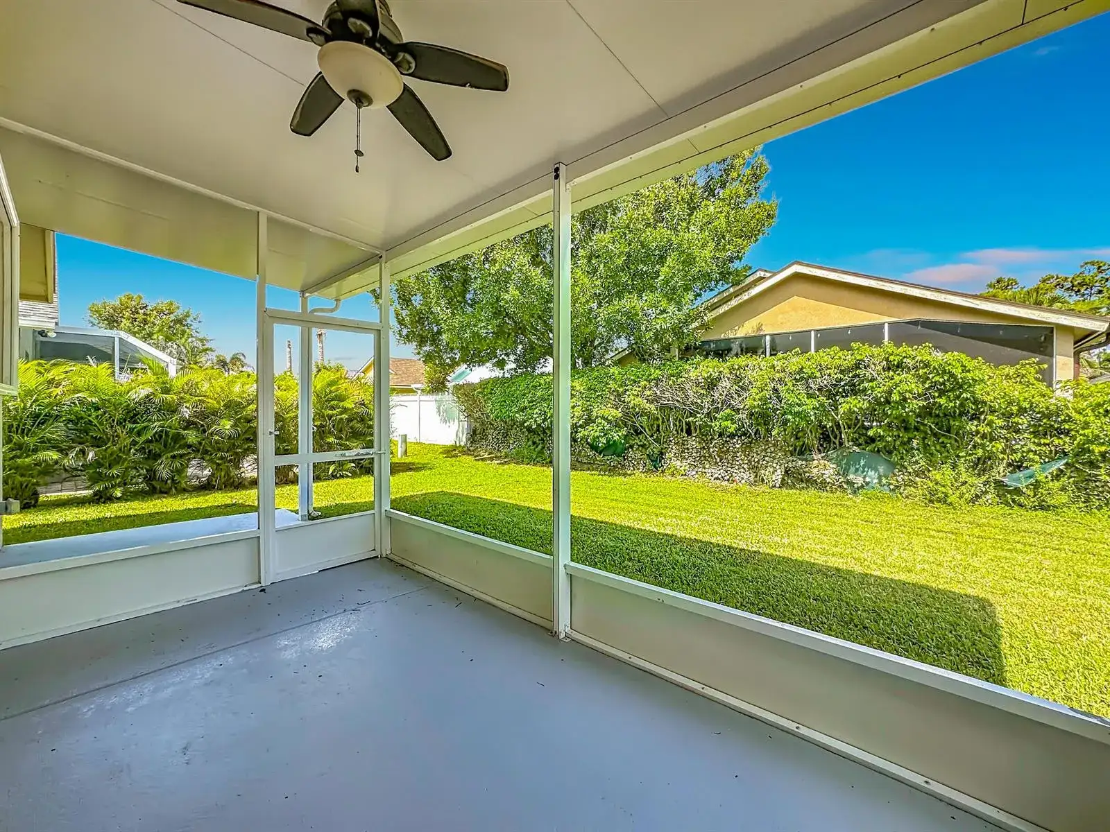8914 SW Bonneville Drive, Stuart FL 34997 photo 3