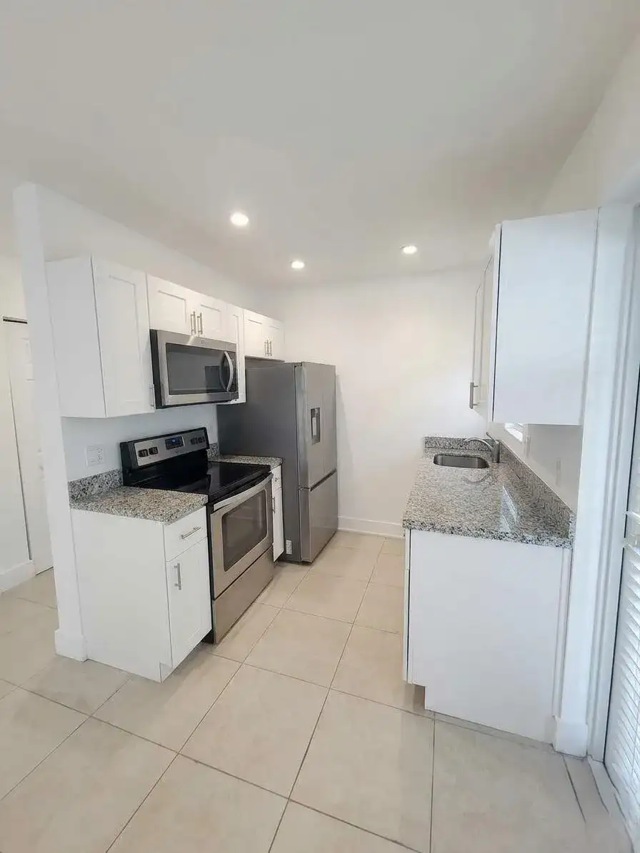 1415 SE 2nd Street # 2, Fort Lauderdale FL 33301 photo 3