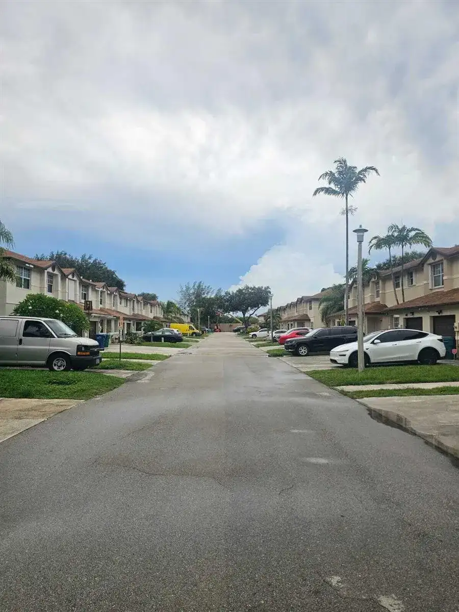 3353 NW 197TH Terrace, Miami Gardens FL 33056 photo 3