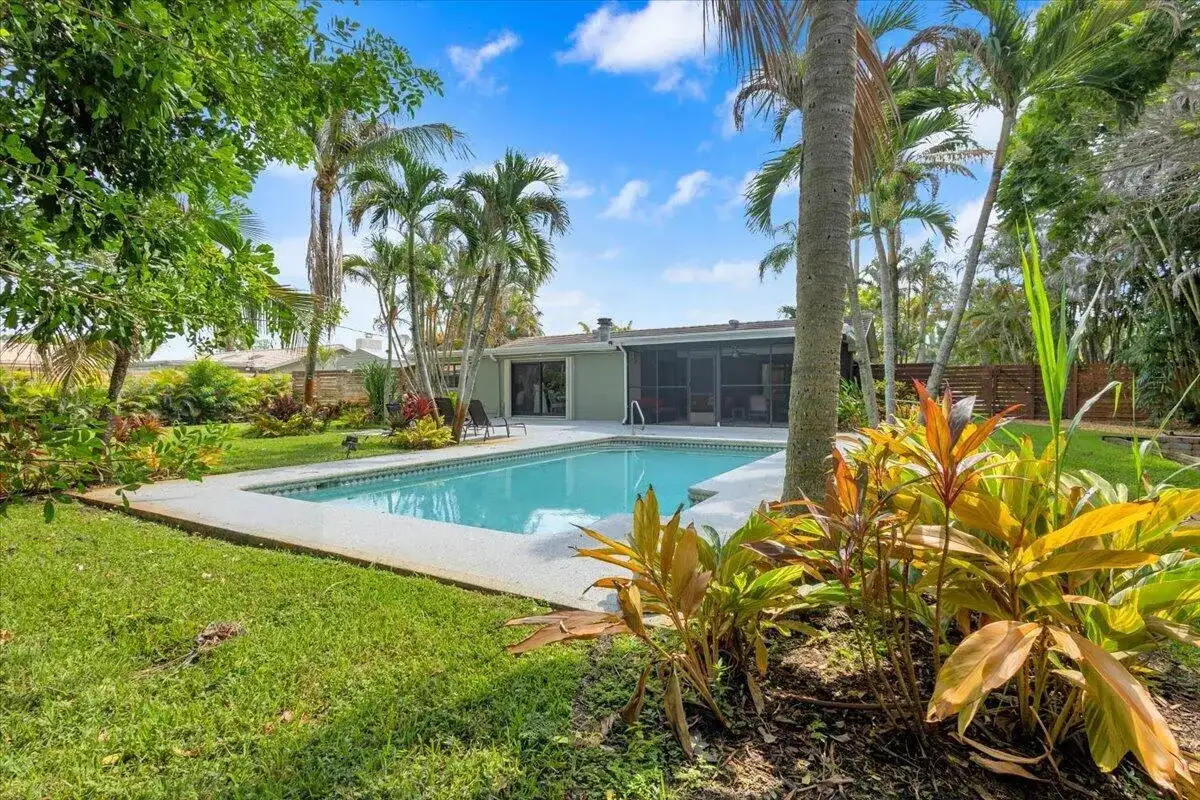2488 NW South Manor Avenue, Stuart FL 34994 photo 3