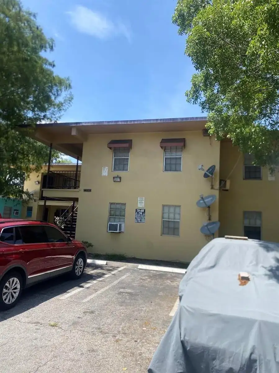 1401 NW 3rd Court # 10, Fort Lauderdale FL 33311 photo 2