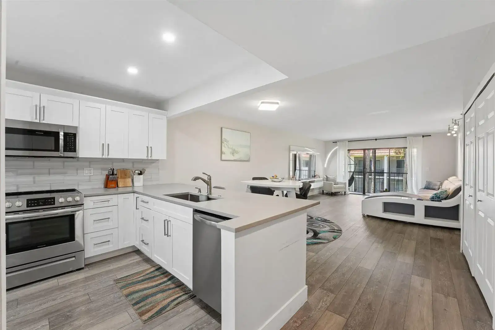 327 LAKEVIEW Drive # 203, Weston FL 33326 photo 4
