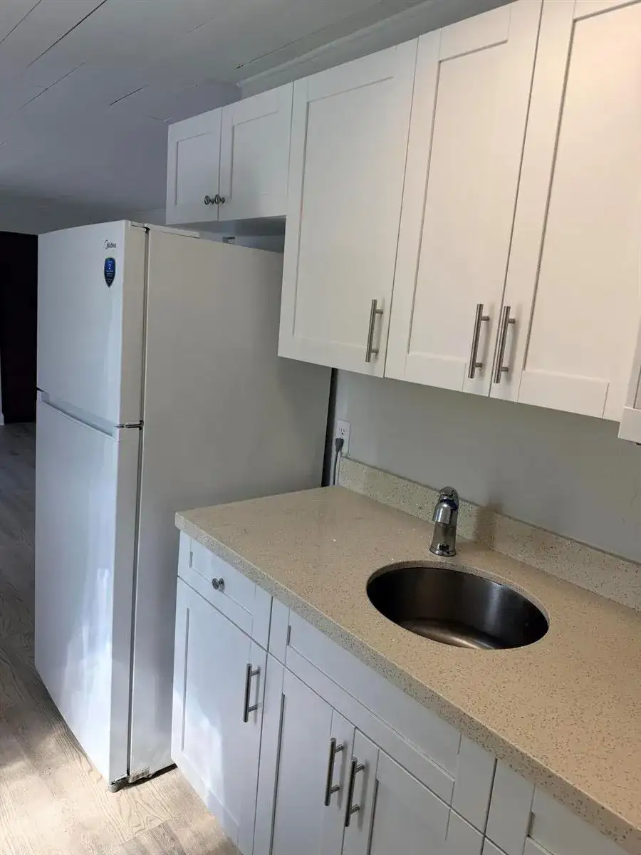 617 54TH Street # 2, West Palm Beach FL 33407 photo 2