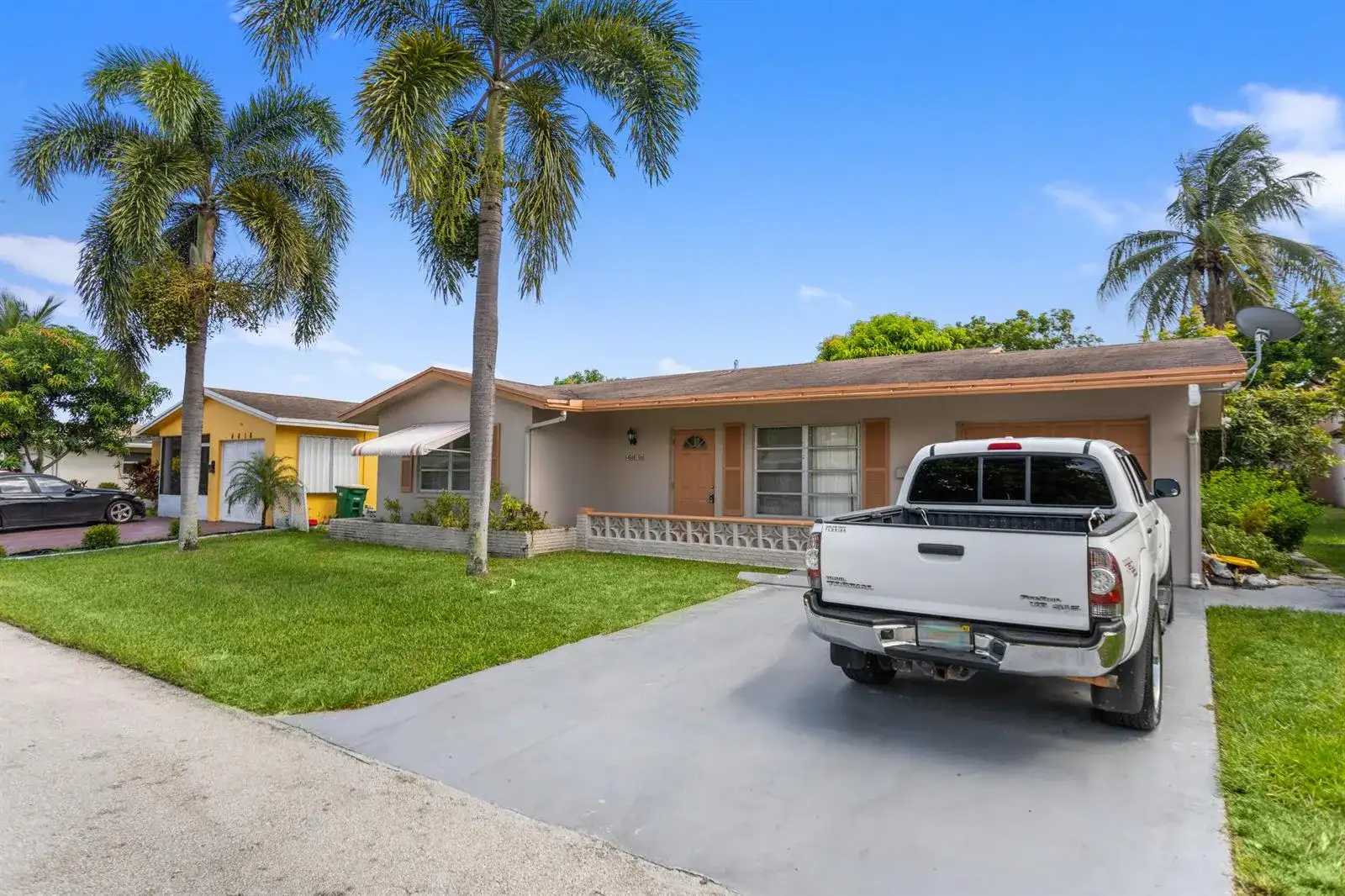 4818 NW 58TH Street, Tamarac FL 33319 photo 2