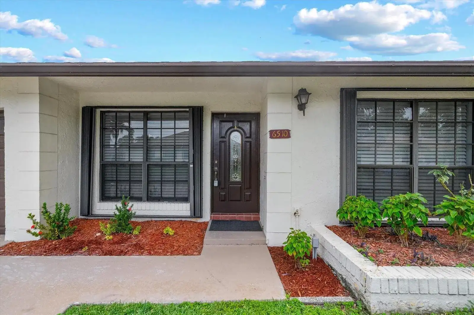 6510 OLIVEWOOD Circle, FL 33463 photo 3