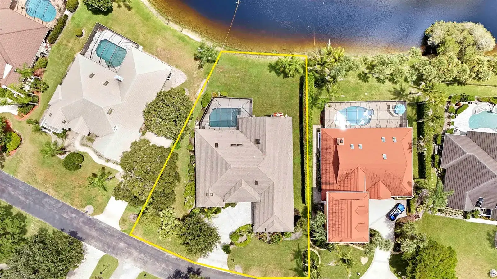 18691 SE LAKESIDE Way, Jupiter FL 33469 photo 3