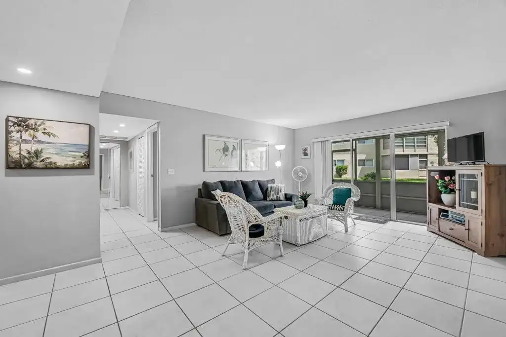 752 LORI Drive # 217, Palm Springs FL 33461 photo 2
