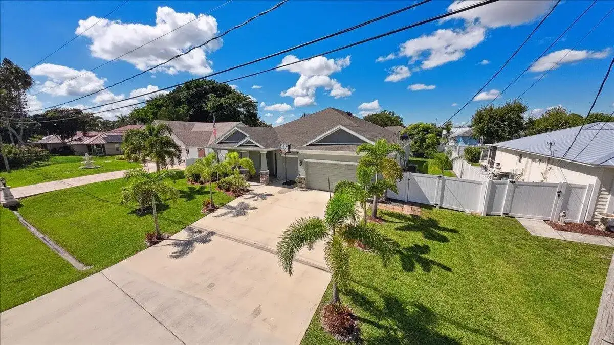 343 SE FISK Road, Port St. Lucie FL 34984 photo 2