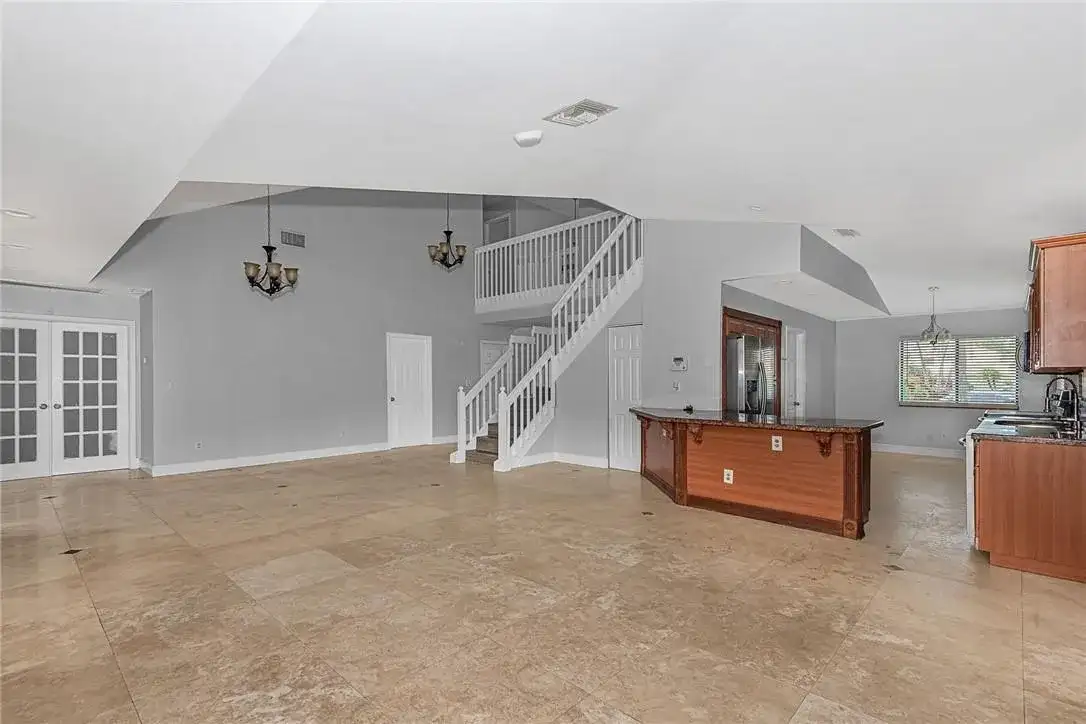 11551 SW 11th Street, Pembroke Pines FL 33025 photo 4