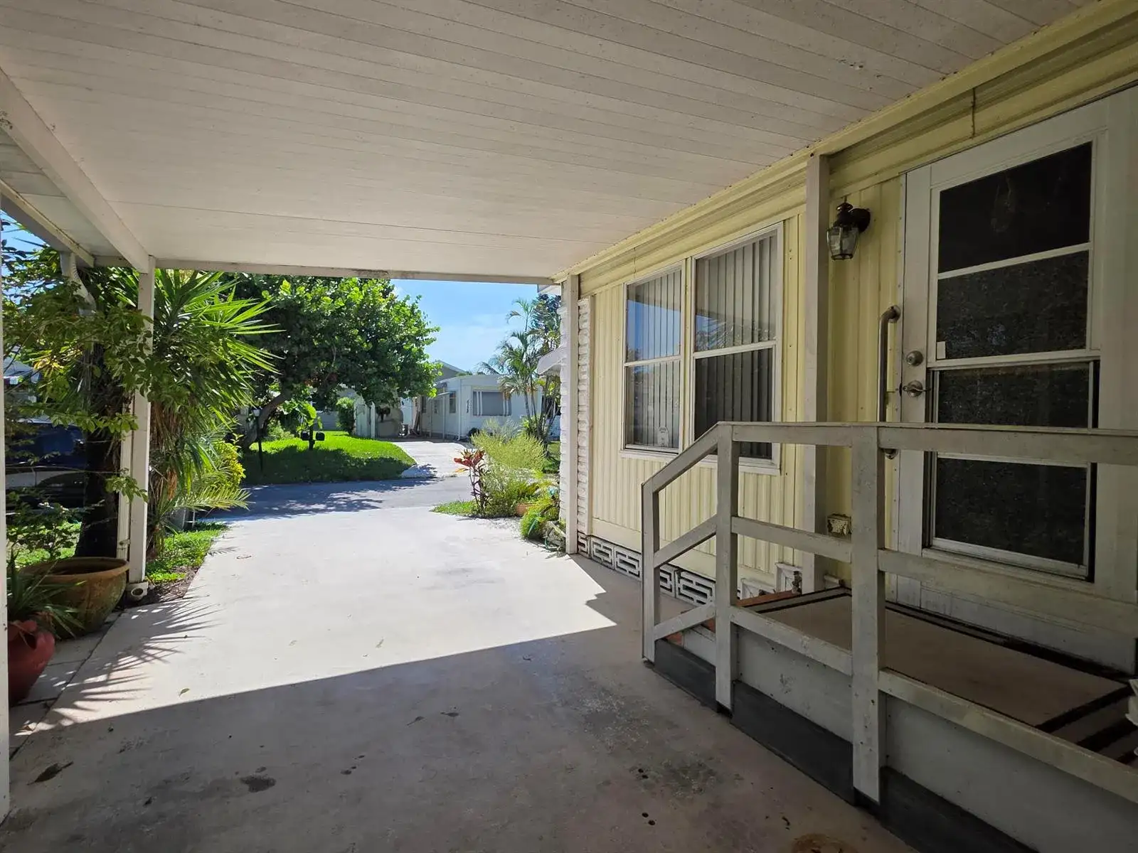 6125 N Guava Lane, Atlantis FL 33462 photo 2