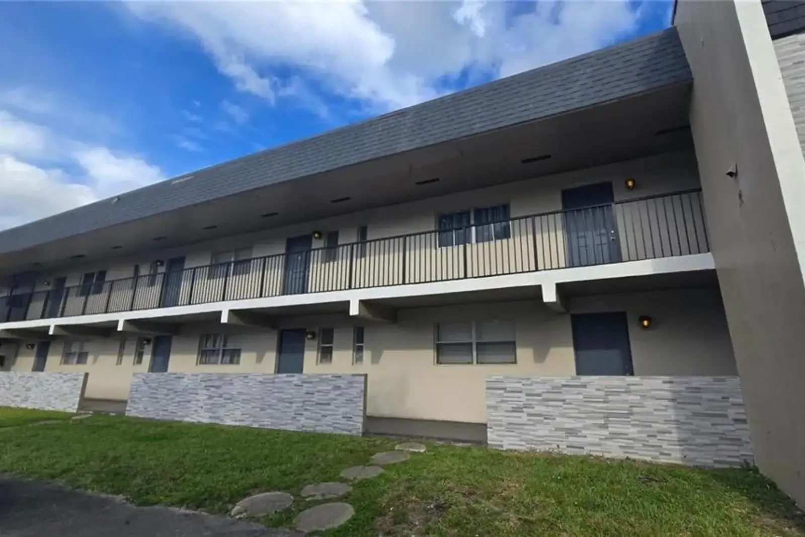 7801 Colony Circle S # 106, Tamarac FL 33321 photo 2