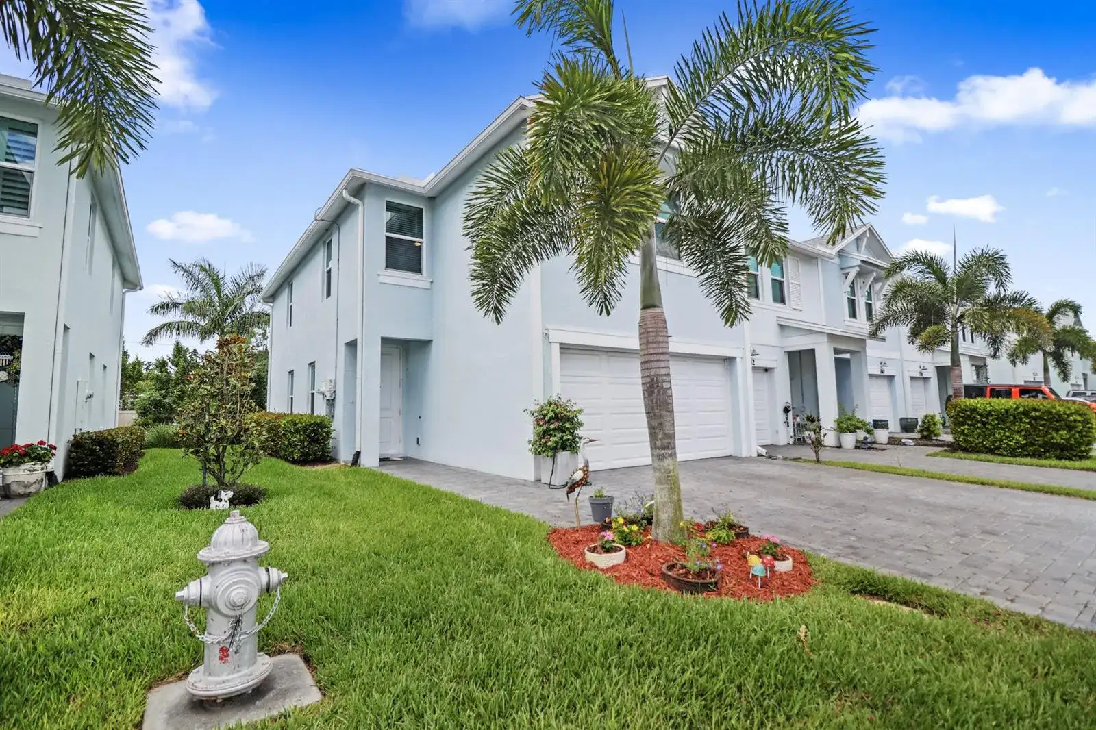 384 SE Sea Hunt Way, Stuart FL 34994 photo 2