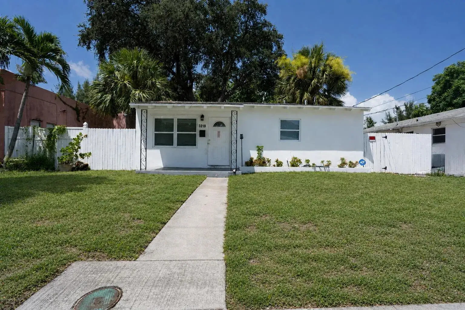 3219 WINDSOR Avenue, West Palm Beach FL 33407 photo 2