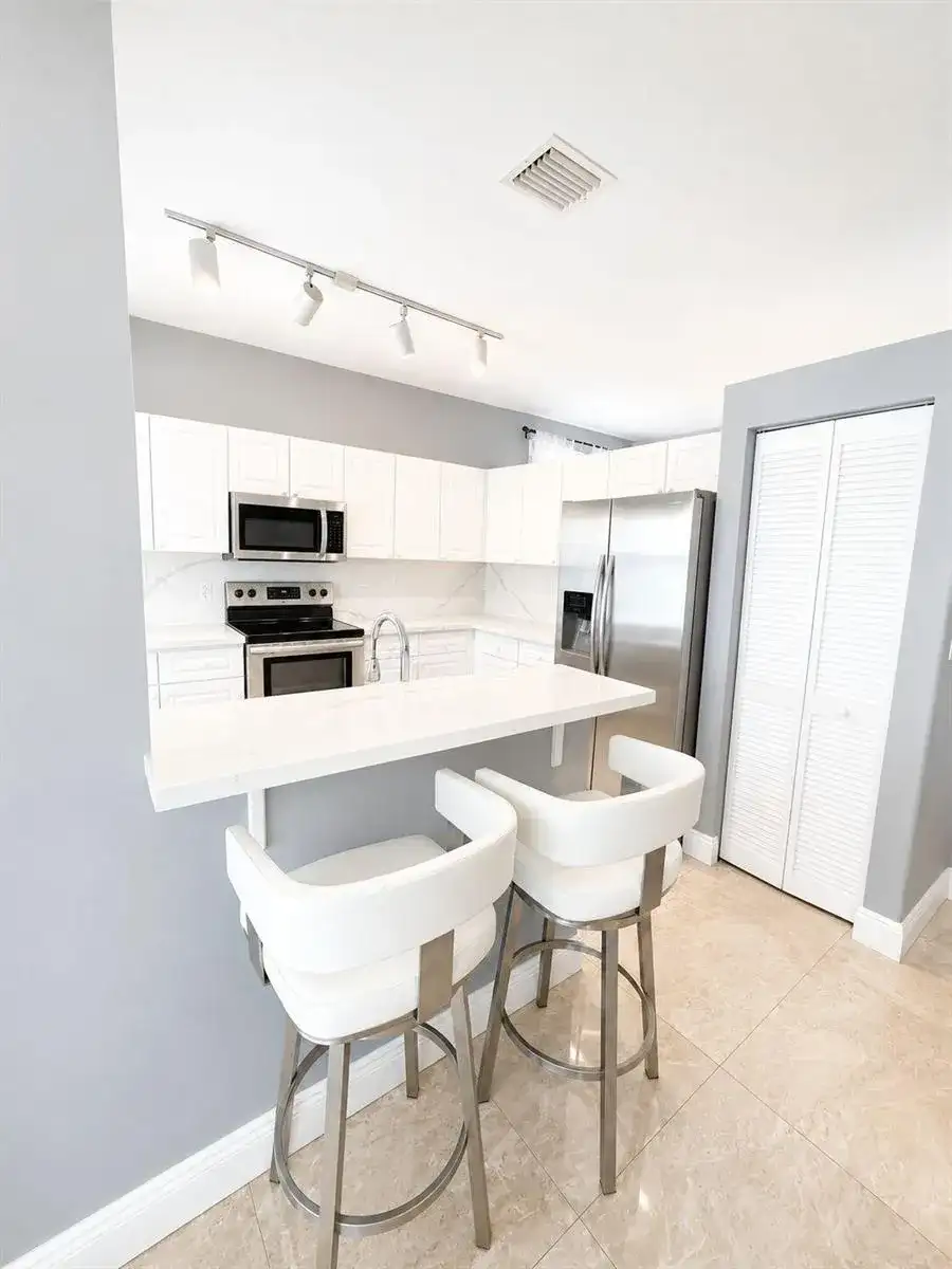 6937 Turtle Bay Terrace, Lake Worth FL 33463 photo 4