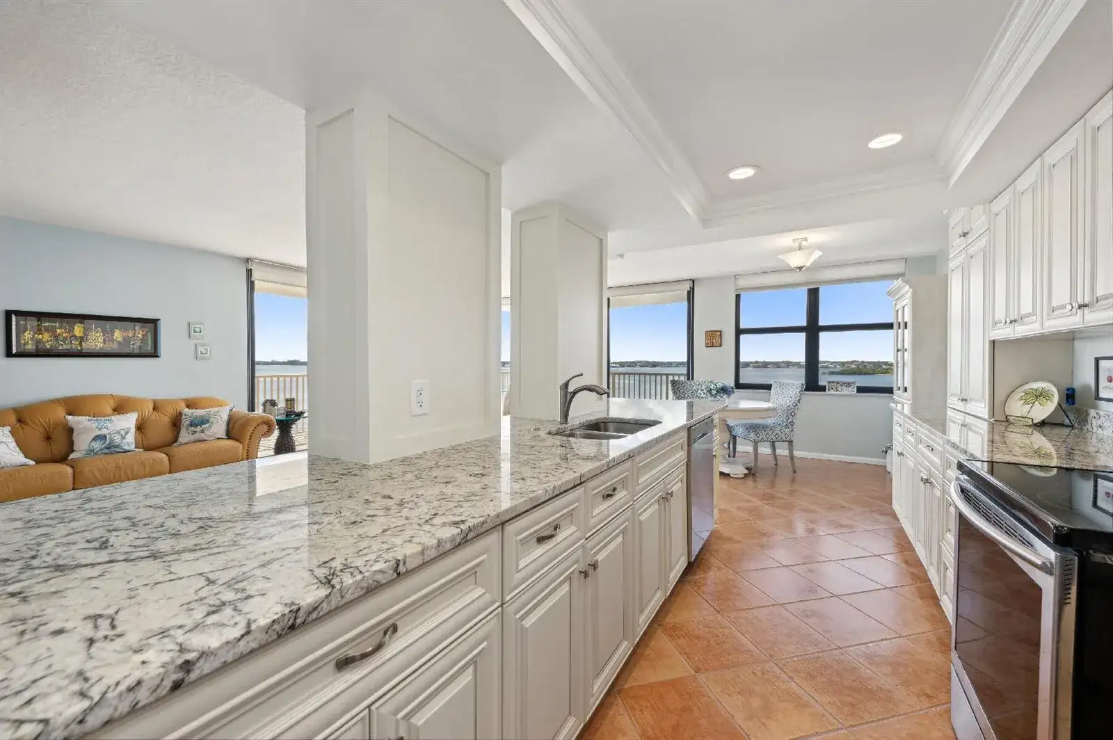 5480 N Ocean Drive, Singer Island FL 33404 photo 5