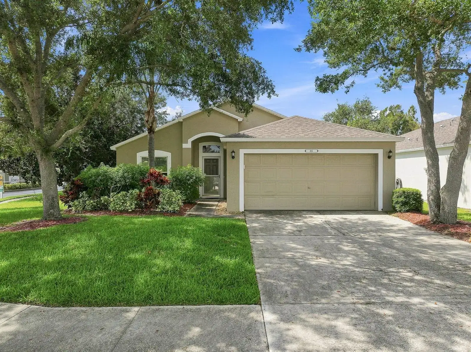 815 Greenleaf Circle, Vero Beach FL 32960 photo 2