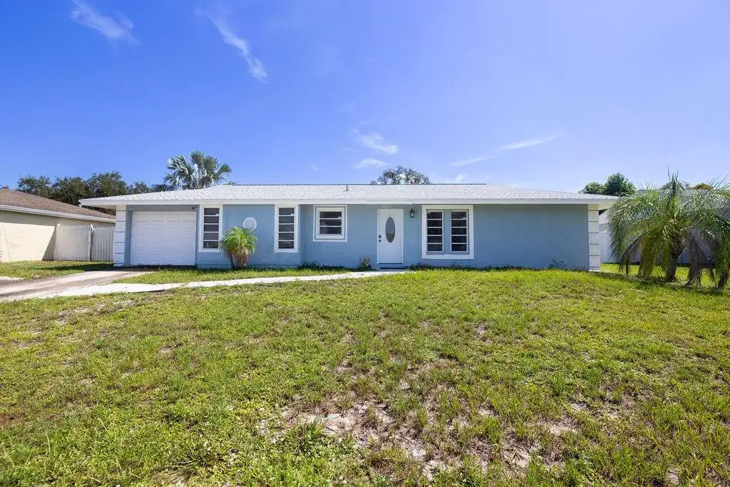 1337 SE ROANOKE Street, Port St. Lucie FL 34952 photo 2