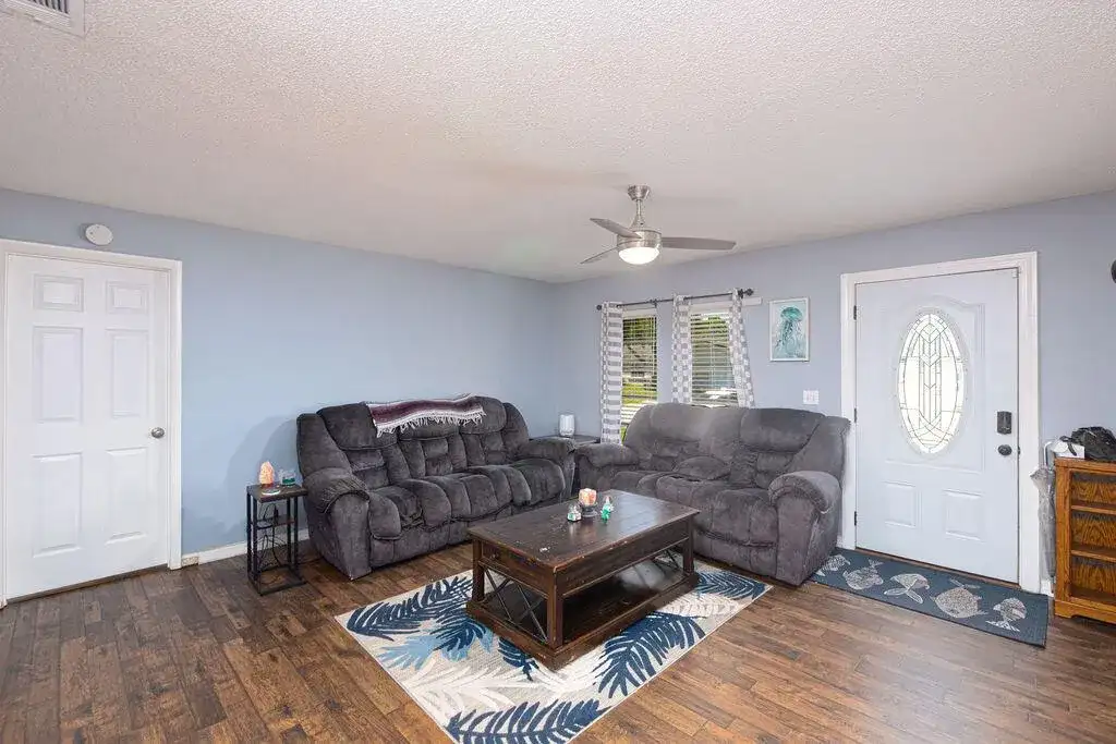 1337 SE ROANOKE Street, Port St. Lucie FL 34952 photo 4