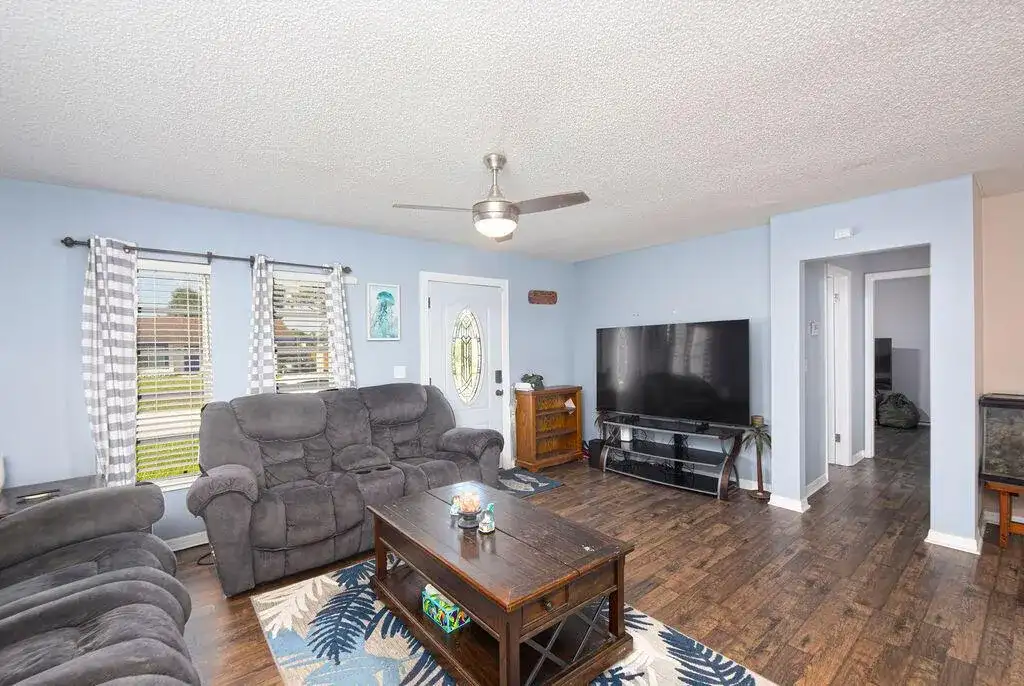 1337 SE ROANOKE Street, Port St. Lucie FL 34952 photo 5