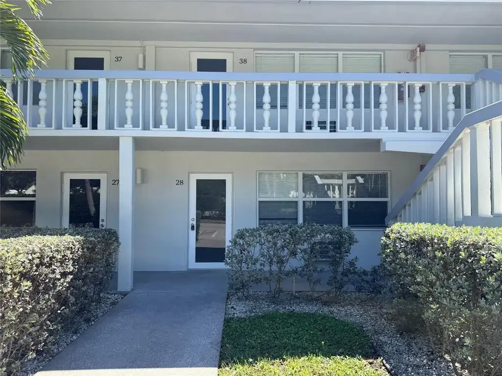 28 Ventnor B Drive, Deerfield Beach FL 33442 photo 3