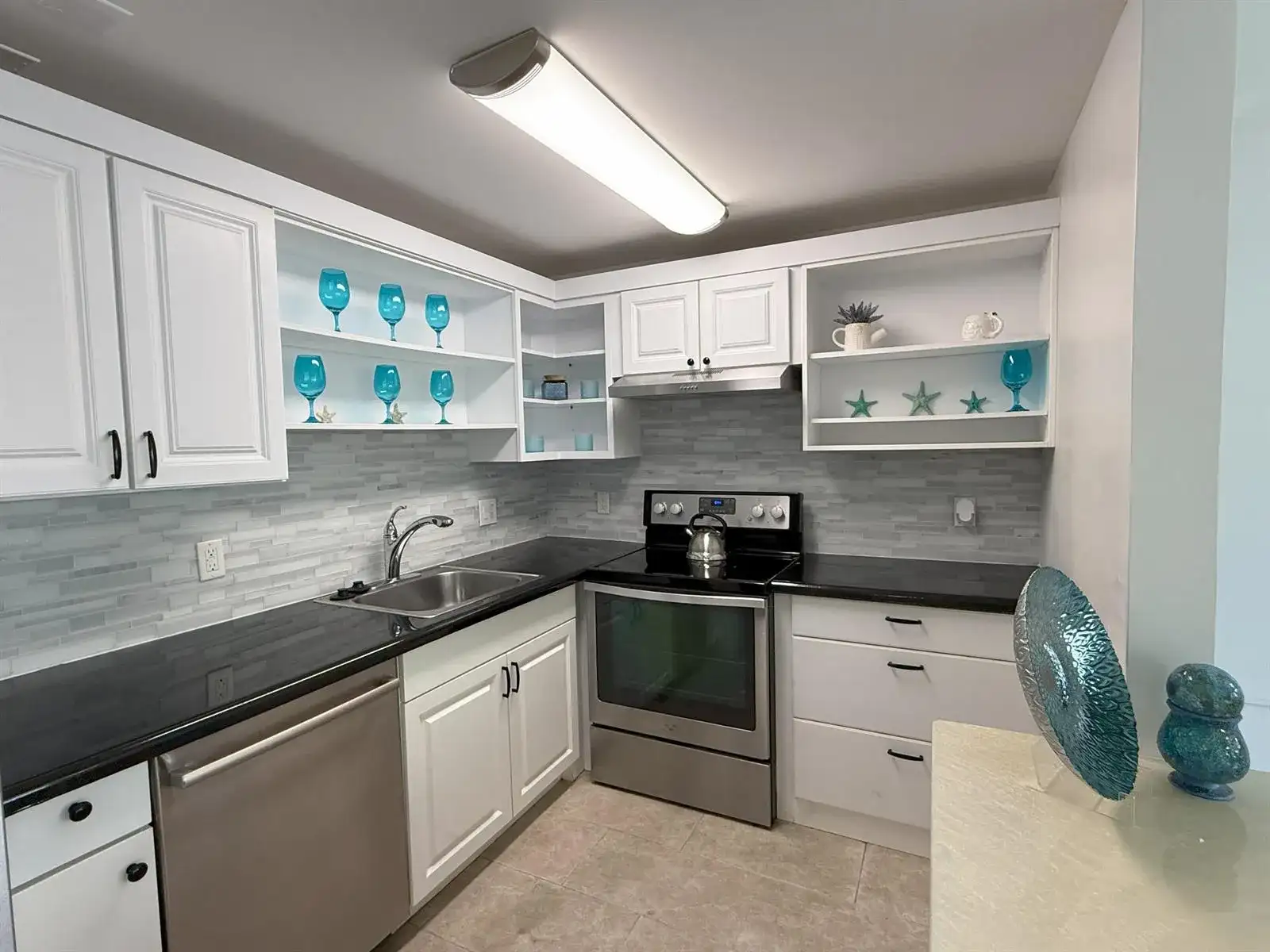 28 Ventnor B Drive, Deerfield Beach FL 33442 photo 4