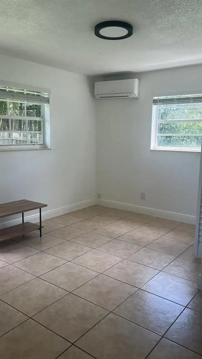 810 NW 40TH # 3, Oakland Park FL 33309 photo 2