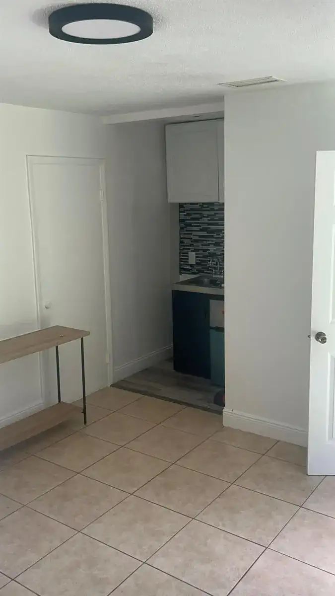 810 NW 40TH # 3, Oakland Park FL 33309 photo 5