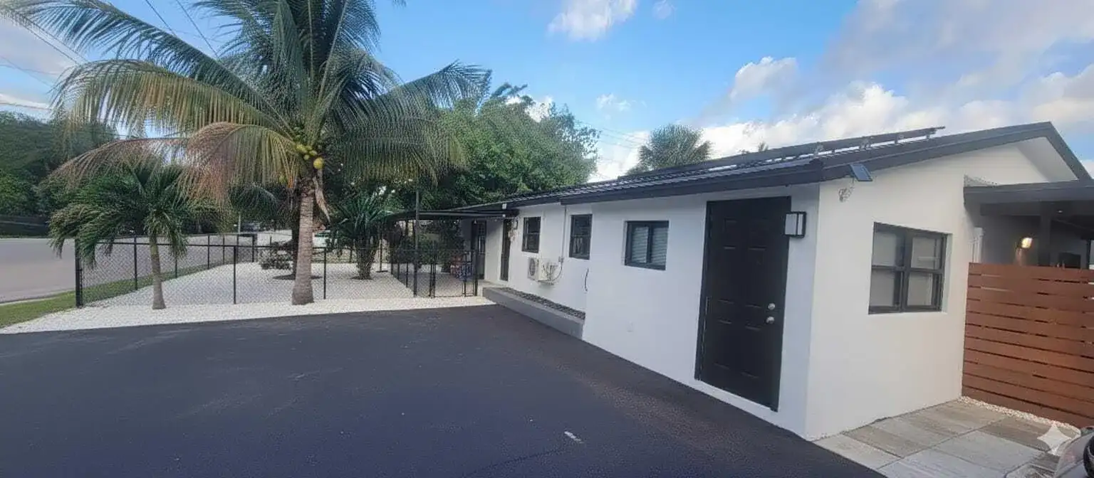1202 NE 3RD Avenue, Fort Lauderdale FL 33304 photo 2