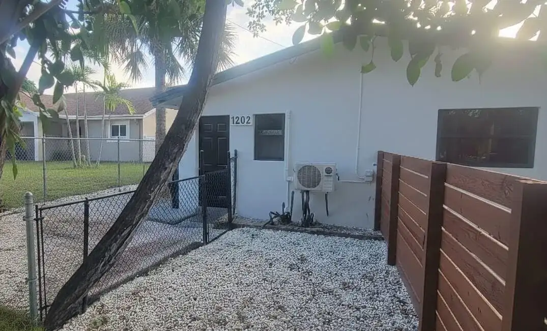 1202 NE 3RD Avenue, Fort Lauderdale FL 33304 photo 4
