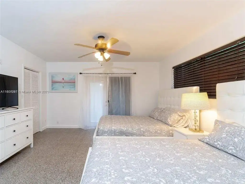 1507 GARFIELD Street, Hollywood FL 33020 photo 5