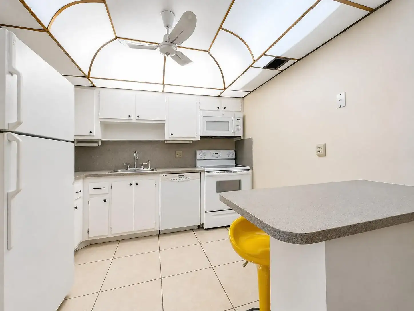 307 Greenbrier B, West Palm Beach FL 33417 photo 2