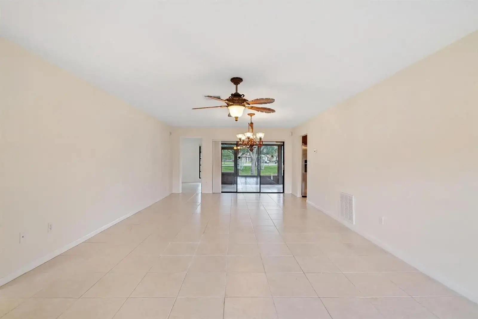 6315 TALL CYPRESS Circle, FL 33463 photo 3