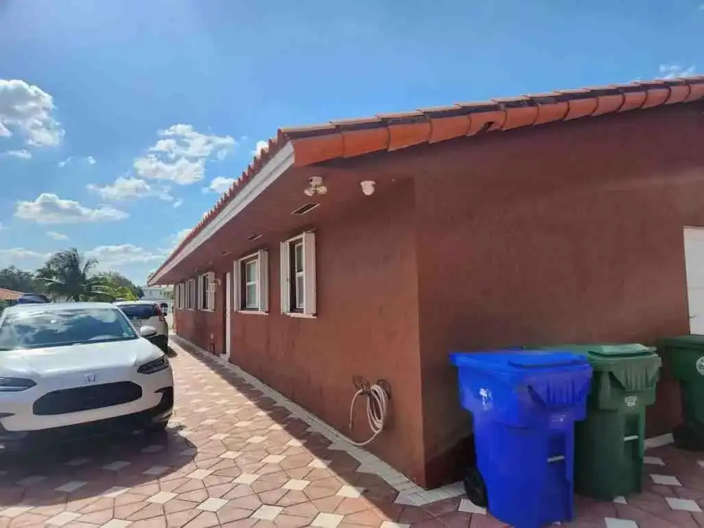 1195 NW 30TH Place, Miami FL 33125 photo 2