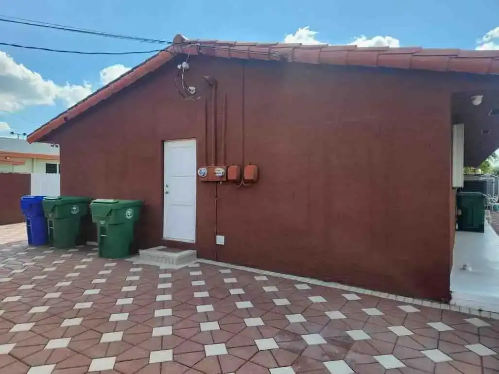 1195 NW 30TH Place, Miami FL 33125 photo 4