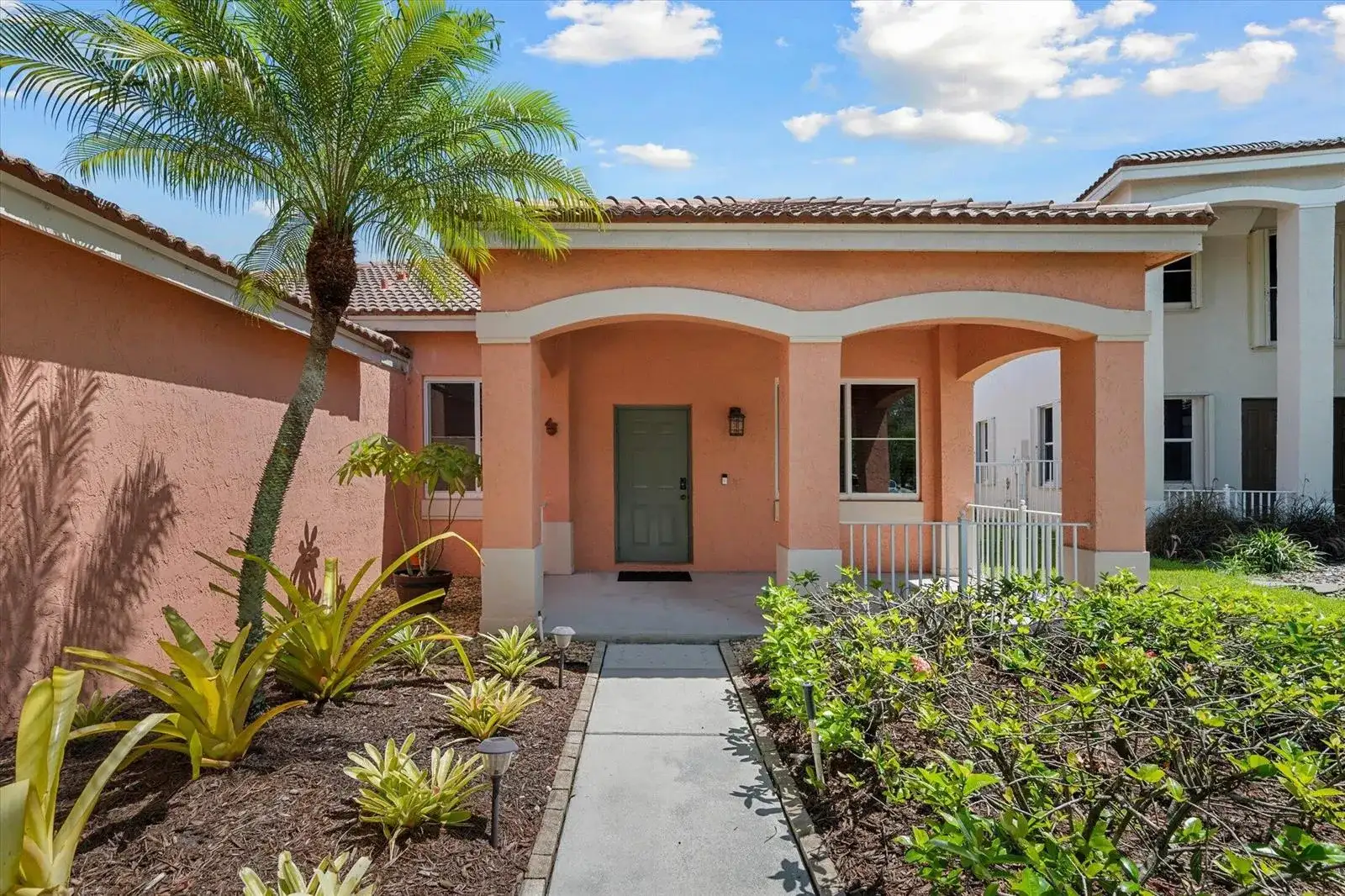 886 Sunflower Circle, Weston FL 33327 photo 4