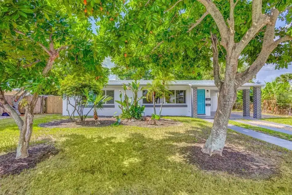512 BAYBERRY Drive, Lake Park FL 33403 photo 4