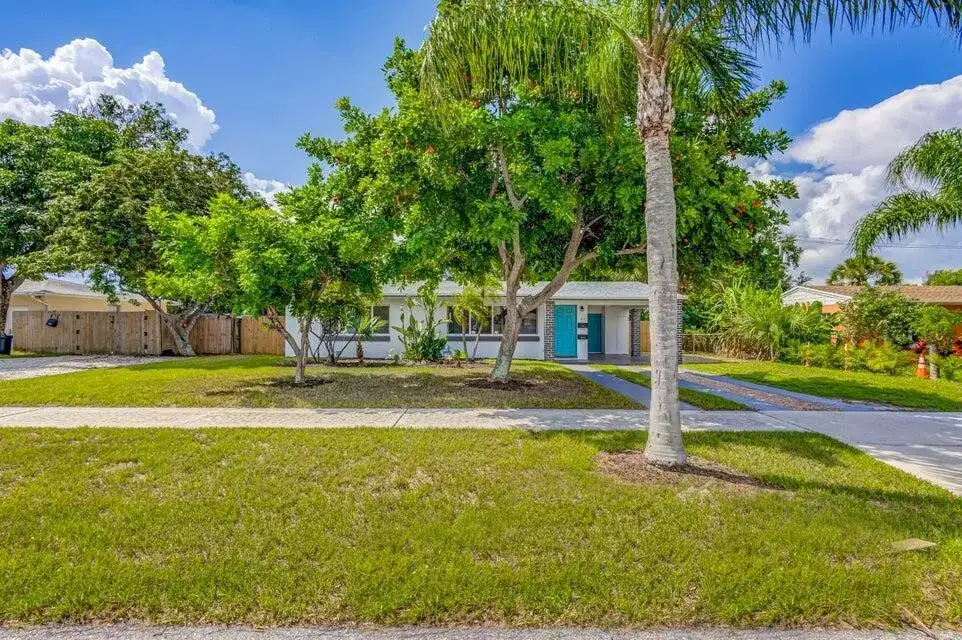 512 BAYBERRY Drive, Lake Park FL 33403 photo 5