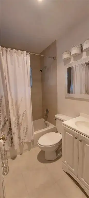 738 SW 5th Avenue, Hallandale Beach FL 33009 photo 4