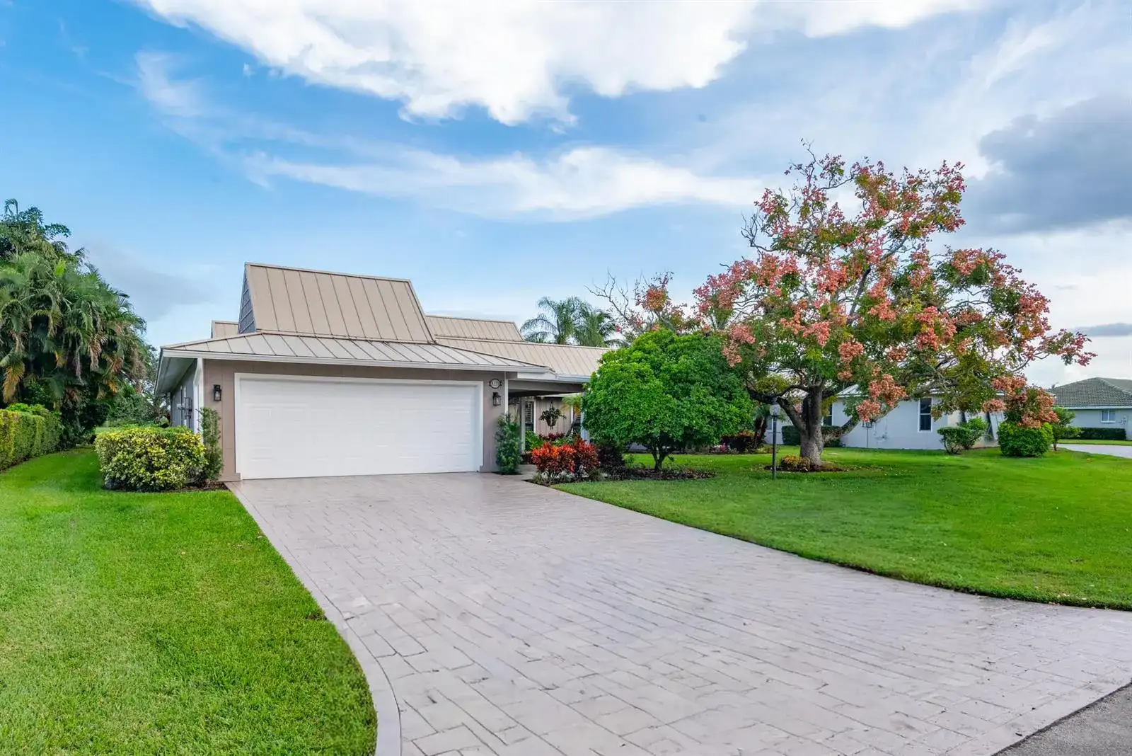 3333 SE Fairway E, Stuart FL 34997 photo 2