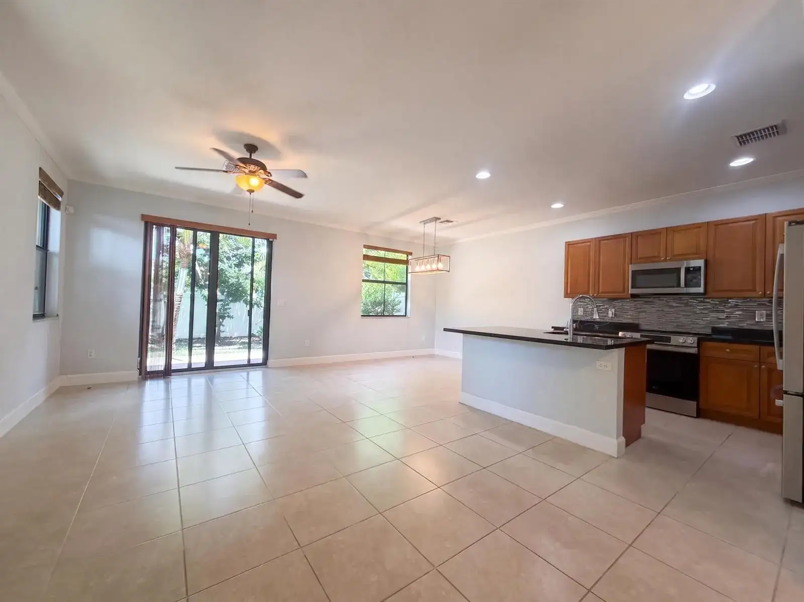 4967 NW 59th Street, Tamarac FL 33319 photo 2