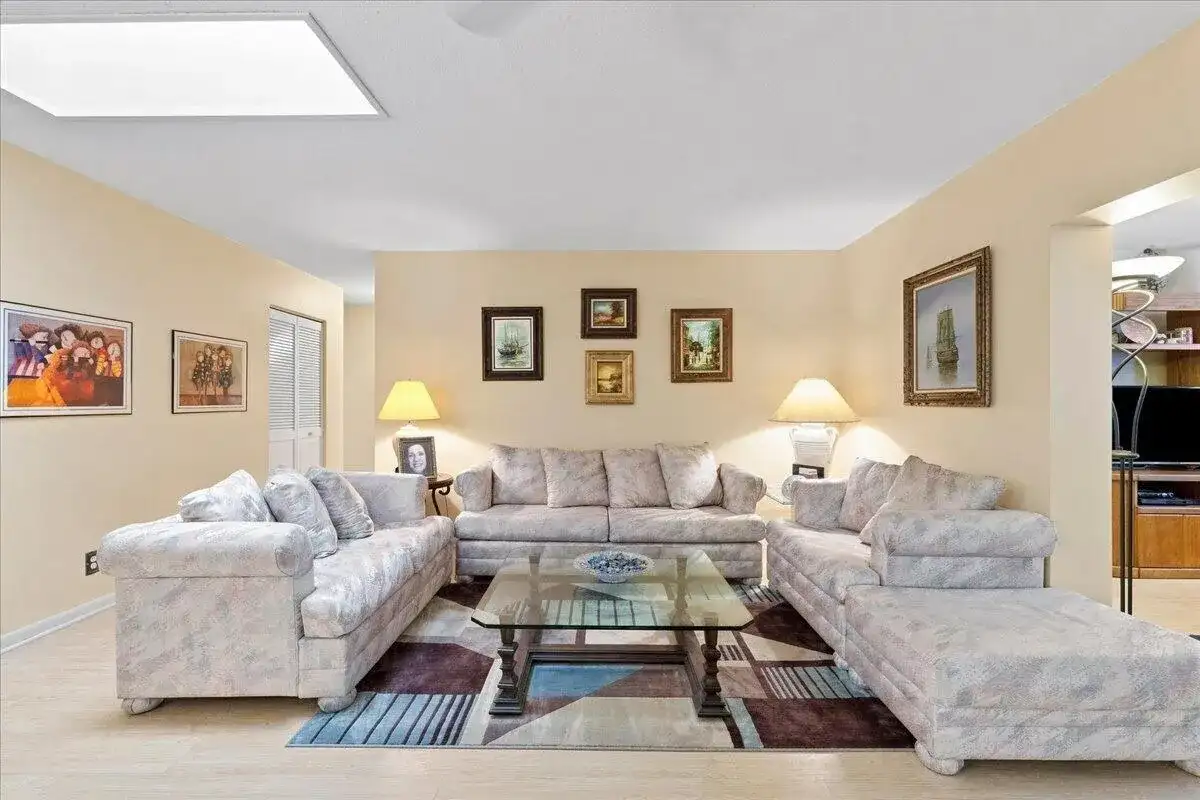 9843 NW 75TH Court NW, Tamarac FL 33321 photo 4