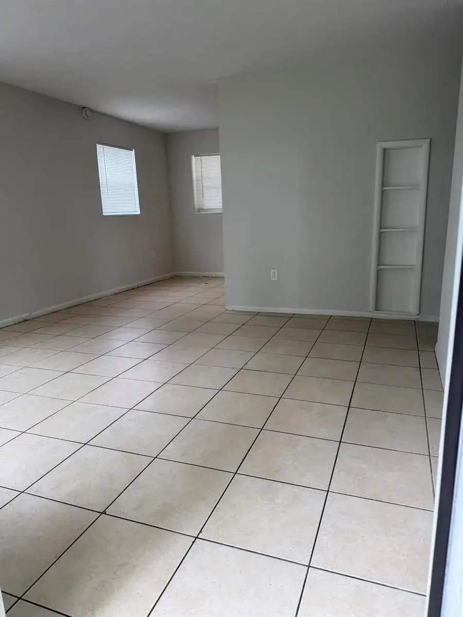1501 N 70th Way, Hollywood FL 33024 photo 5