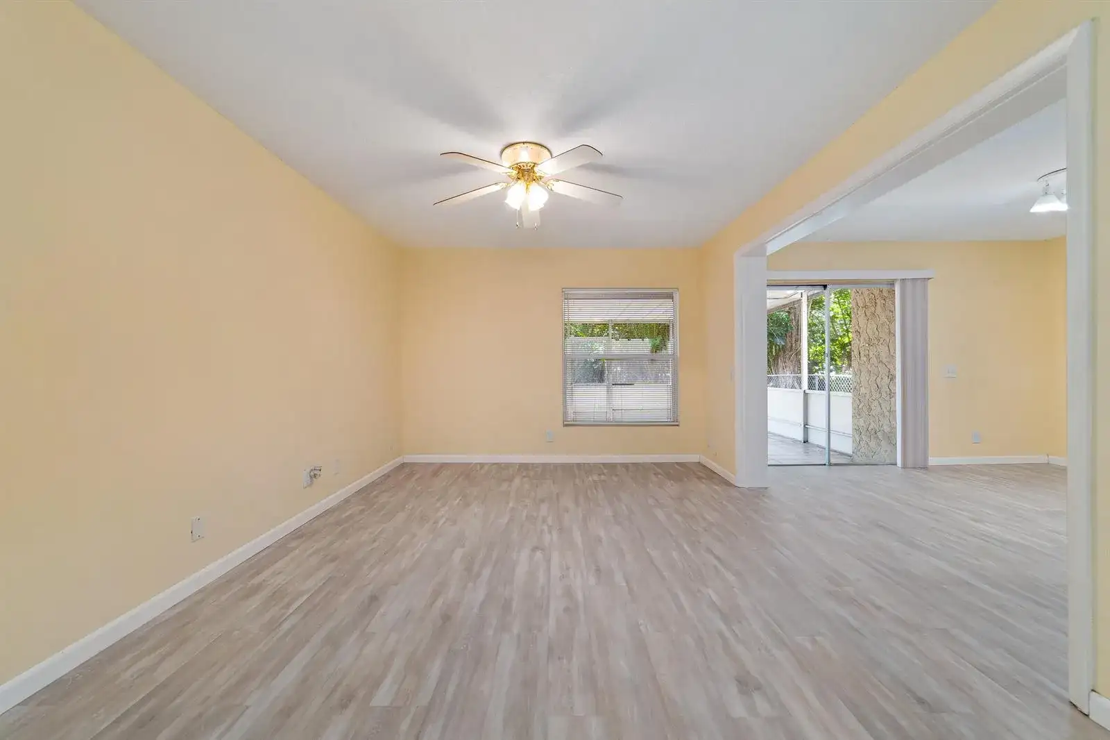 276 SUNSHINE Drive, Coconut Creek FL 33066 photo 4