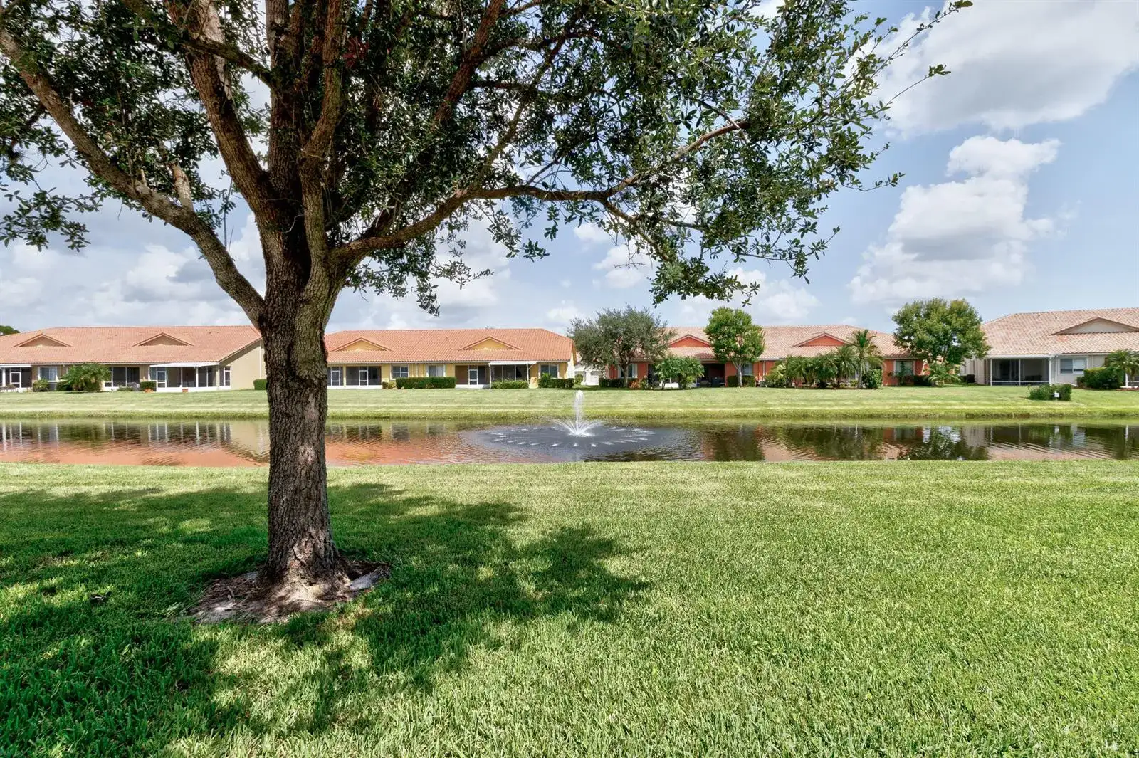 6380 OXFORD Circle # 104D, Vero Beach FL 32966 photo 3