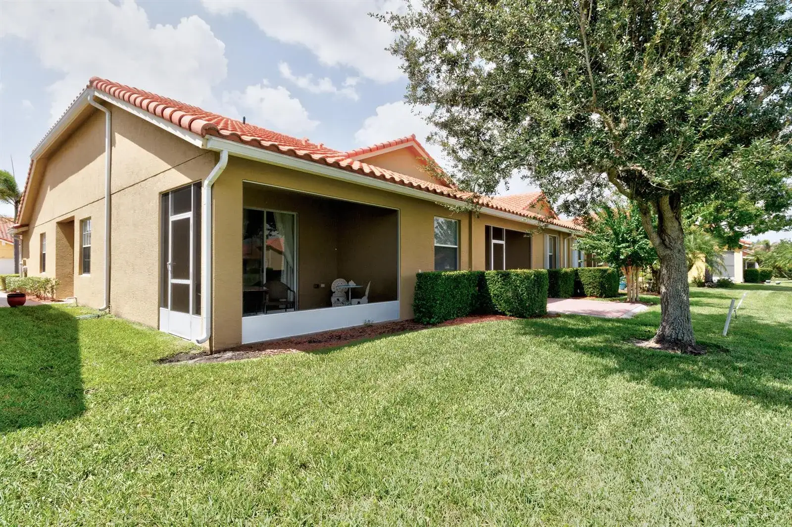 6380 OXFORD Circle # 104D, Vero Beach FL 32966 photo 5