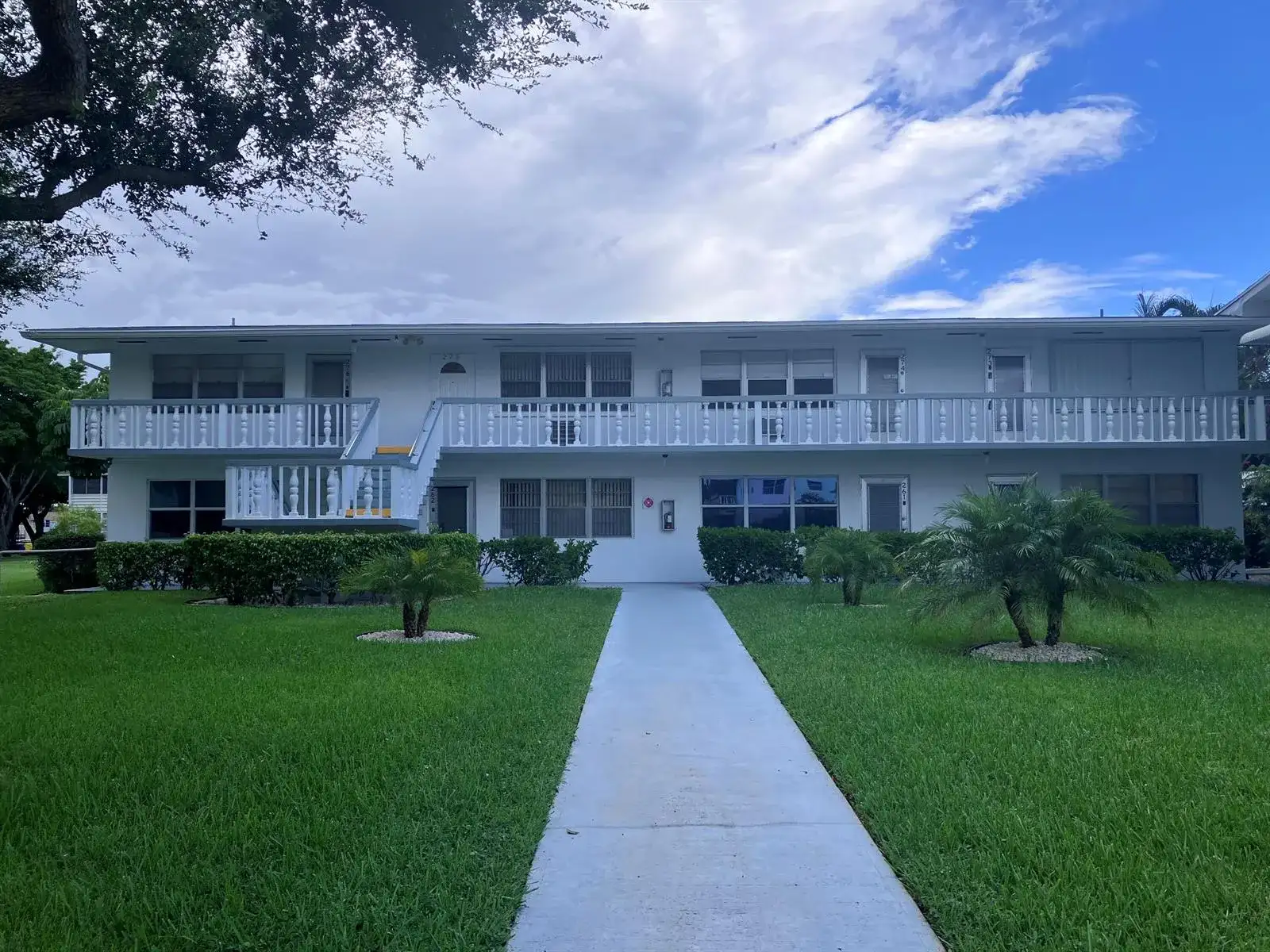 275 Windsor L, West Palm Beach FL 33417 photo 2