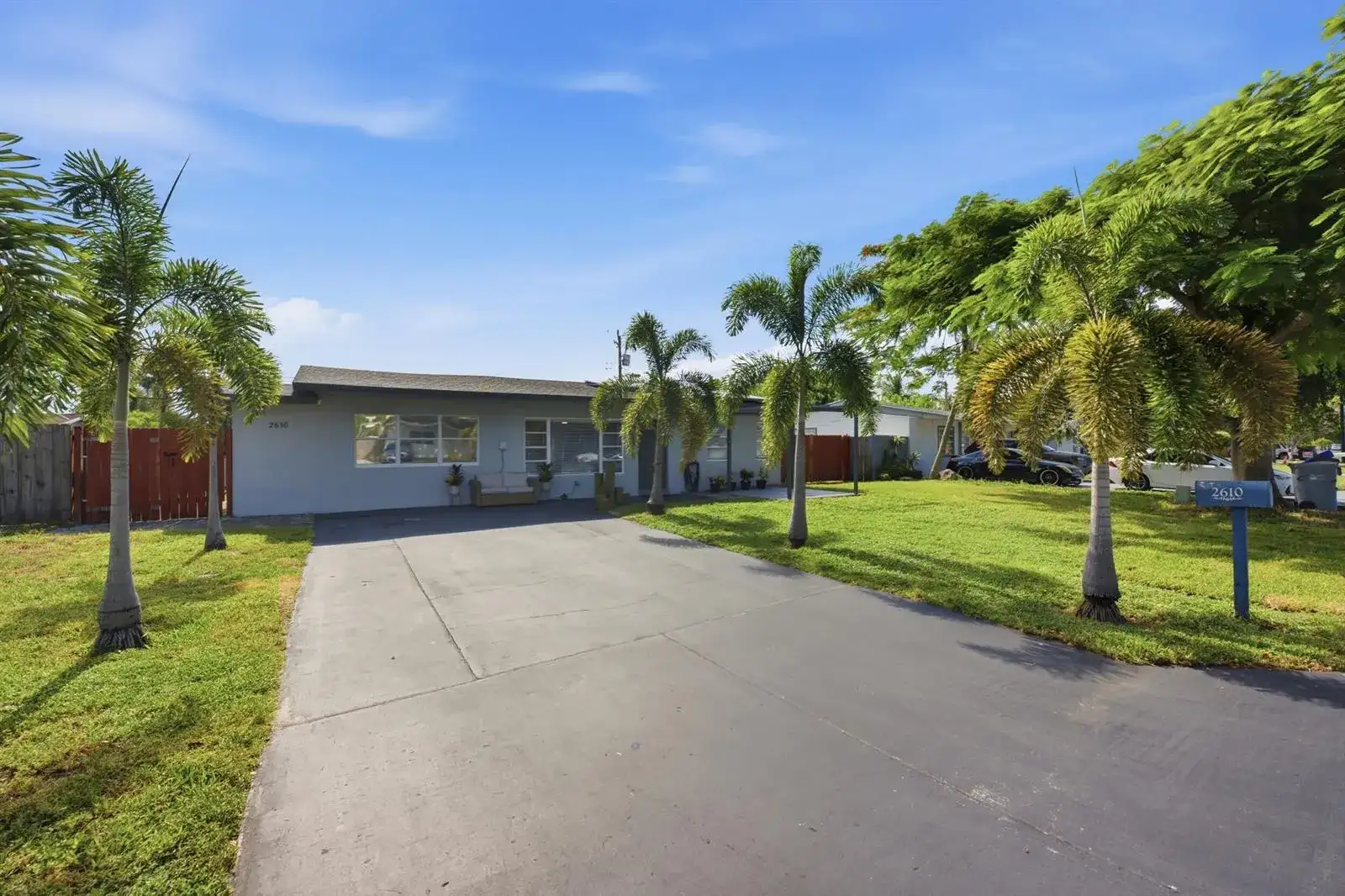 2610 NE 8th Avenue, Pompano Beach FL 33064 photo 2