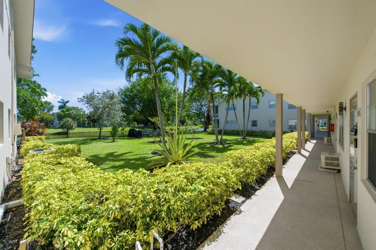 489 Tilford W, Deerfield Beach FL 33442 photo 3